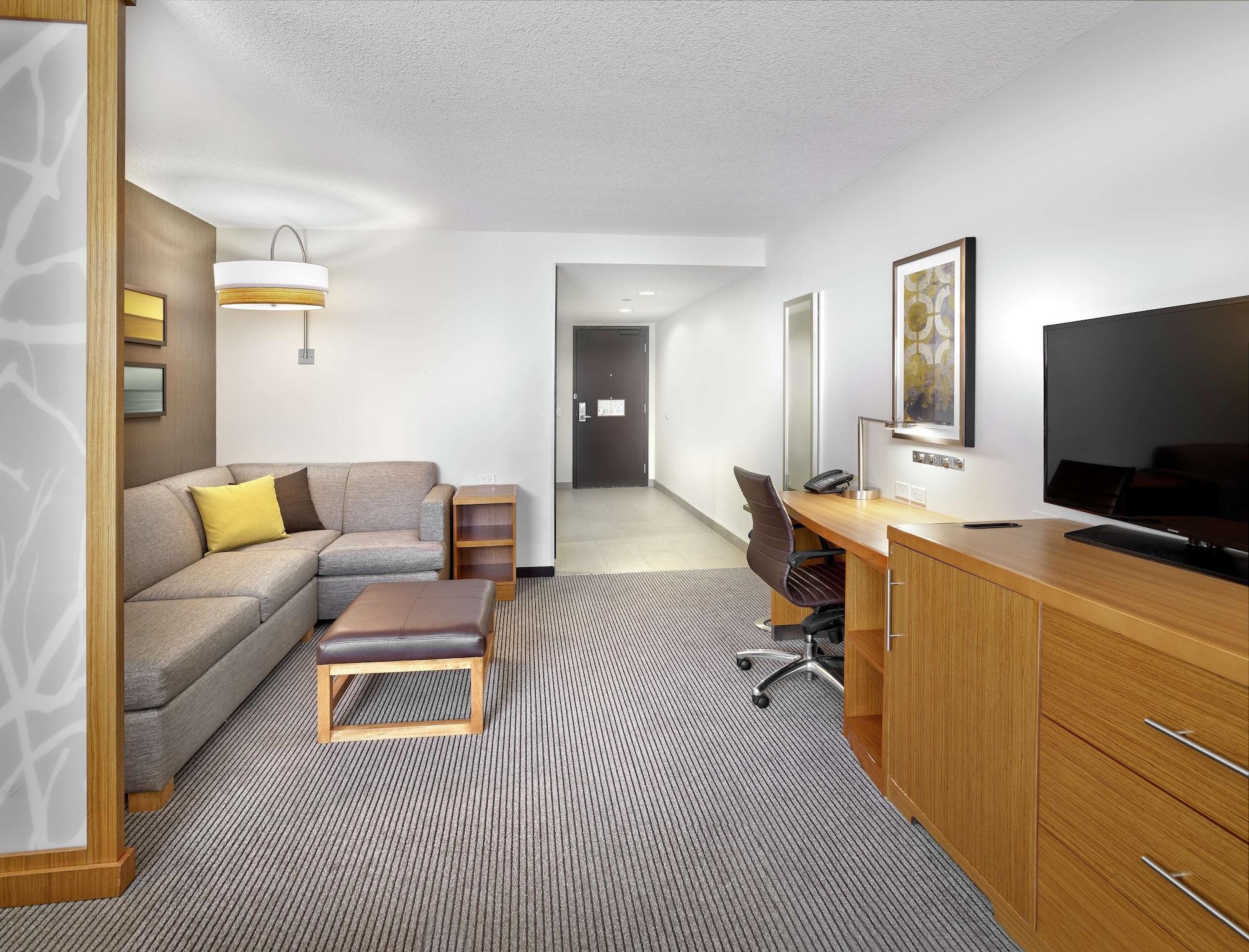 Hotel Doubletree By Hilton Edmonton Downtown Exterior foto