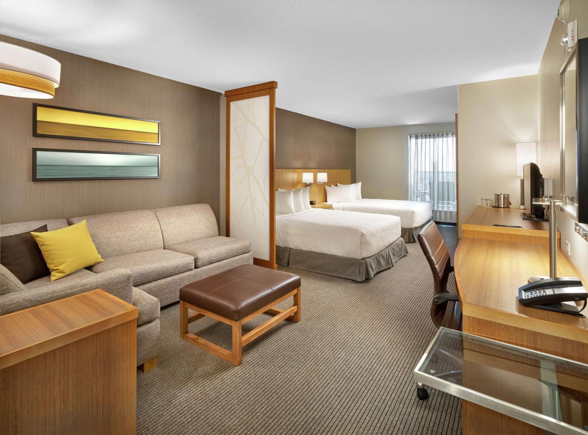 Hotel Doubletree By Hilton Edmonton Downtown Exterior foto