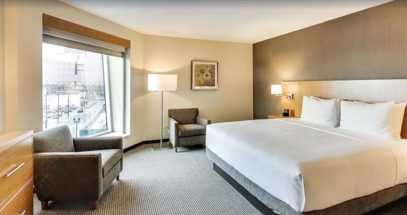 Hotel Doubletree By Hilton Edmonton Downtown Exterior foto