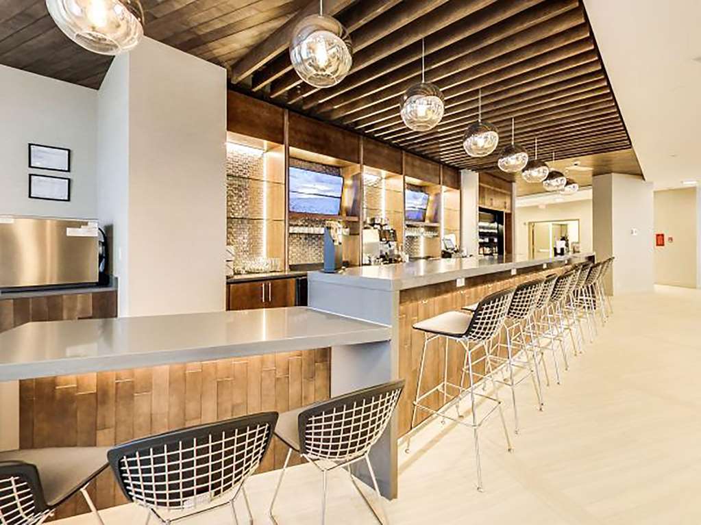 Hotel Doubletree By Hilton Edmonton Downtown Restaurante foto