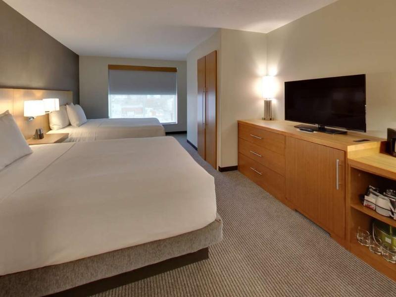 Hotel Doubletree By Hilton Edmonton Downtown Exterior foto